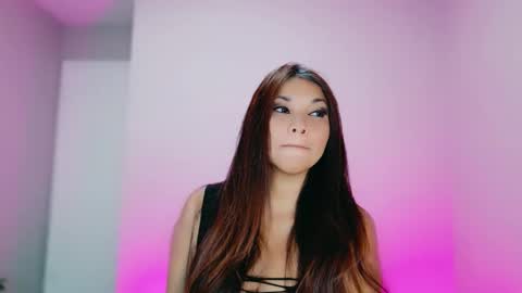 DivineLynn online show from November 7, 4:12 pm