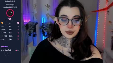 dixipixi_ online show from November 2, 5:55 am