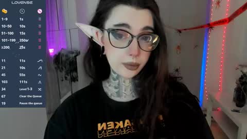 Snapshot of dixipixi_ chatting on October 23, 5:57 am dixipixi_ online show from October 23, 5:57 am