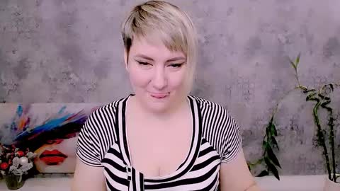 djullia online show from December 17, 7:23 am