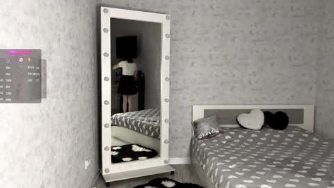 Annie PVT IS OPEN online show from November 16, 9:26 pm