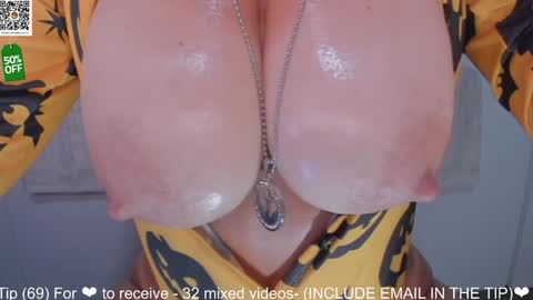 Snapshot of dolce4you69 chatting on October 13, 5:54 am Dea----IF YOU WANT TO SUPPORT ME -Purshase subscribtions scroll BIO  THANK YOU LOVE - online show from October 13, 5:54 am