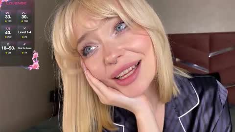 Dorothy Mayfield online show from October 6, 3:29 pm