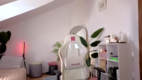 Your doll Lesli online show from September 10, 6:13 am