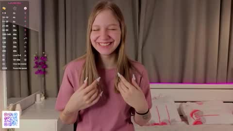 Emilia online show from October 19, 6:21 pm