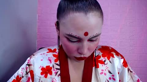   online show from November 12, 4:49 pm