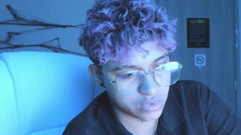 Snapshot of dominick_joness chatting on October 10, 5:56 am Dominick  online show from October 10, 5:56 am