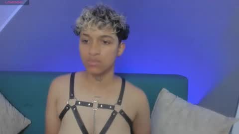 Snapshot of dominick_joness chatting on March 1, 3:49 pm Dominick  online show from March 1, 3:49 pm