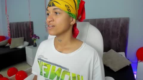 Snapshot of dominick_joness chatting on February 15, 10:21 pm Dominick  online show from February 15, 10:21 pm