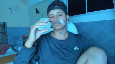 Snapshot of dominick_joness chatting on October 15, 5:10 am Dominick  online show from October 15, 5:10 am