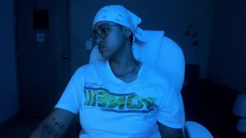 Snapshot of dominick_joness chatting on October 5, 12:04 am Dominick  online show from October 5, 12:04 am