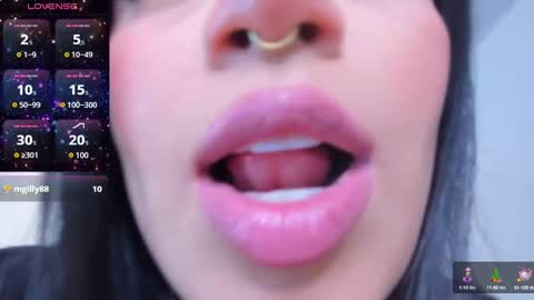 Snapshot of dominique_21x chatting on December 7, 7:05 am DOMINIC online show from December 7, 7:05 am