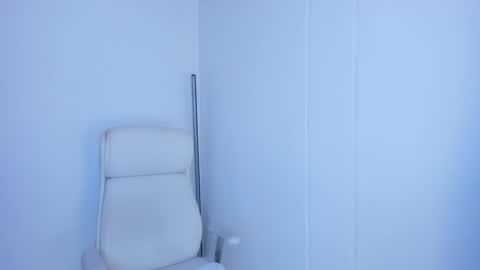 Snapshot of dominique_21x chatting on October 29, 6:29 am DOMINIC online show from October 29, 6:29 am