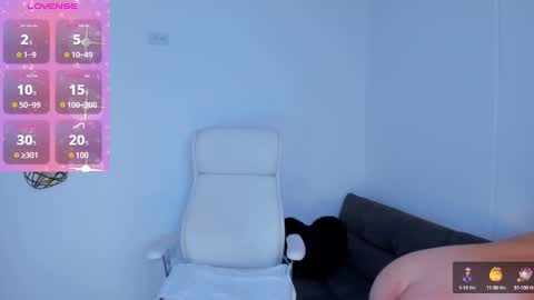 Snapshot of dominique_21x chatting on March 10, 5:00 am DOMINIC online show from March 10, 5:00 am