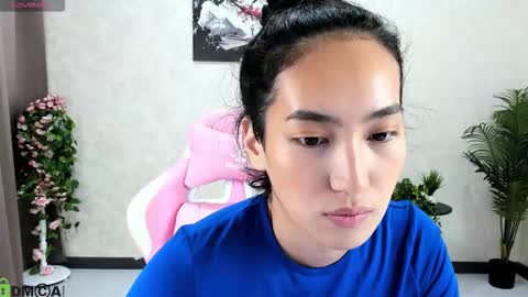 Snapshot of donnaa_drew chatting on October 23, 2:50 am Aura online show from October 23, 2:50 am