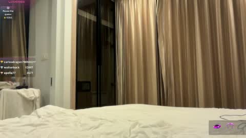 Stacy online show from April 18, 7:07 pm