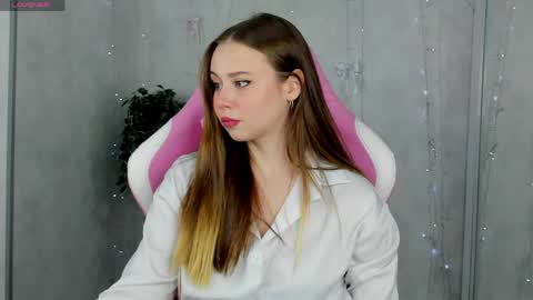 Vanessa online show from May 2, 9:34 am
