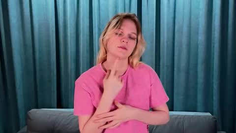 Emma online show from February 12, 10:00 pm