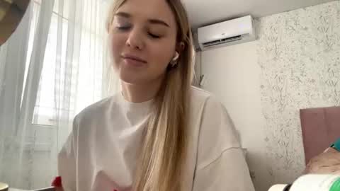 Beth online show from July 8, 11:45 am