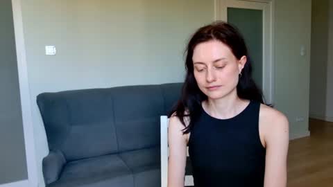 dormineaa online show from June 30, 10:15 am
