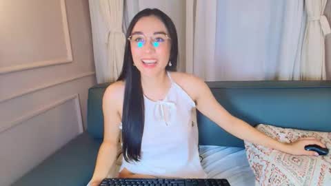 dorothy_valerisse online show from March 18, 10:42 am