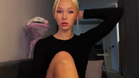 MOLLYYYY dont forget to give me a thumb up online show from July 17, 2:27 am