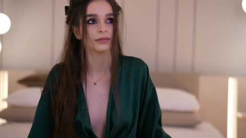    .         . online show from December 21, 8:07 am