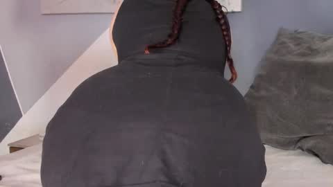 Gabrielle online show from April 10, 6:30 am