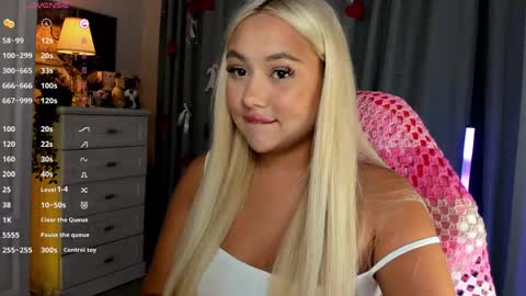  Mary   pvt open    use pink and blue app lovense online show from April 24, 6:11 pm