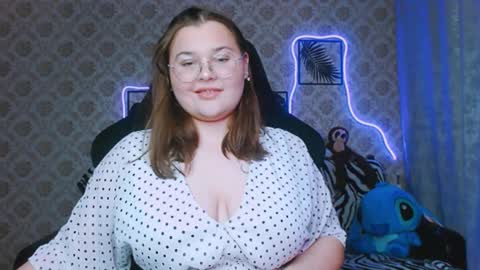 dreamforyoue2 online show from September 12, 8:38 pm