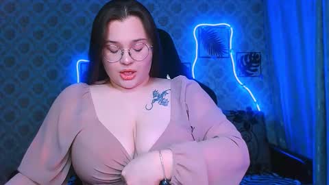 dreamforyoue2 online show from March 15, 8:00 pm