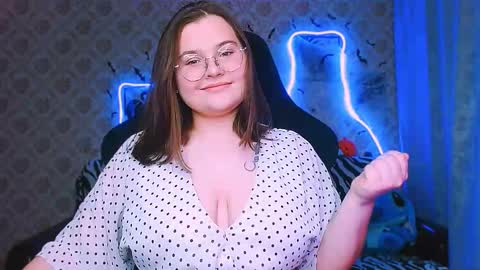 dreamforyoue2 online show from October 31, 8:57 pm