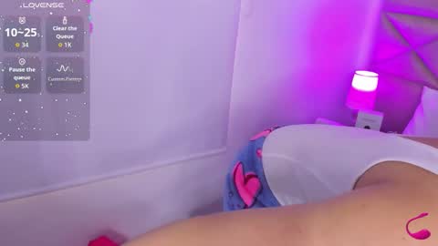 dreammy_kitty online show from December 19, 7:06 pm