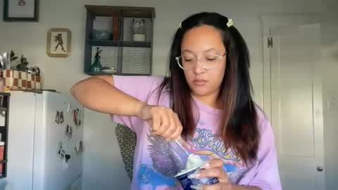 RIRI OR DREAMY online show from March 7, 4:58 pm