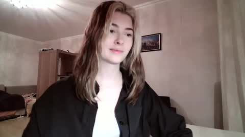 Dia online show from February 5, 4:21 pm