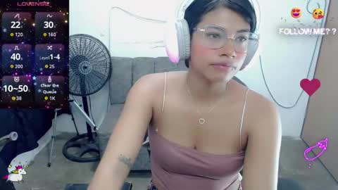 dulce2415 online show from June 3, 1:39 am