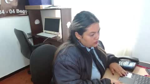 Dulce  online show from December 1, 1:25 pm