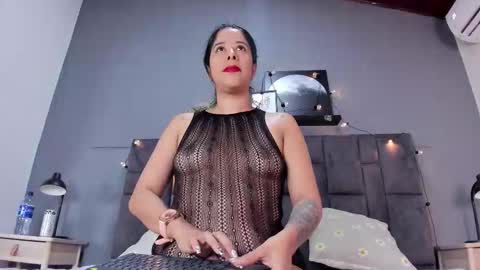 Snapshot of dulceaurora_ chatting on October 21, 2:37 am DULCE AURORA online show from October 21, 2:37 am