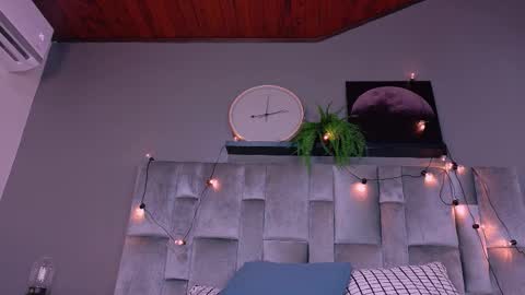 Snapshot of dulceaurora_ chatting on October 23, 2:50 am DULCE AURORA online show from October 23, 2:50 am