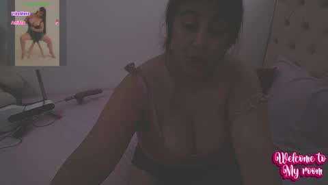 Emi  online show from February 21, 8:05 pm