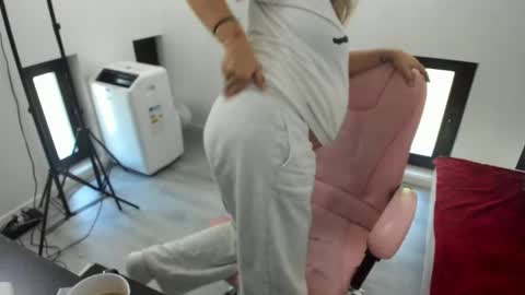 dayana online show from May 28, 5:05 am