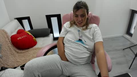 dayana online show from April 4, 4:33 am