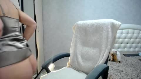 Linda online show from December 13, 7:53 pm