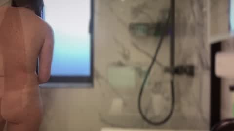 Nadia Ferreira  online show from January 17, 8:34 am