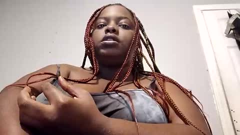 ebonireign online show from October 3, 4:45 pm