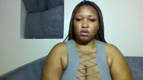 ebony_lattar online show from September 20, 2:37 pm