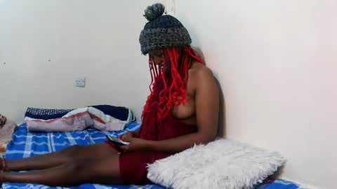 ebony_sluttt online show from February 9, 7:05 pm