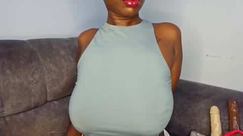 Ebony Melanie online show from December 13, 9:32 pm