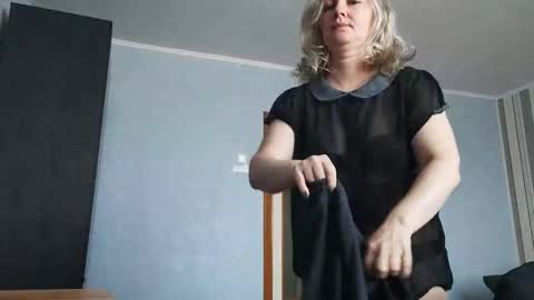 edithmanning online show from March 21, 8:19 am