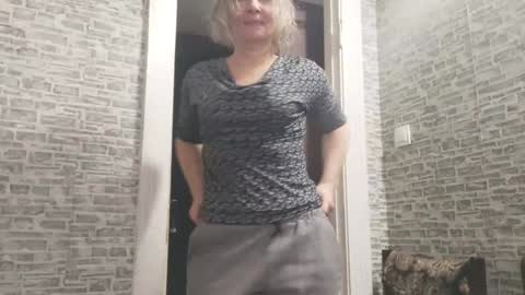 edithmanning online show from January 17, 6:26 am